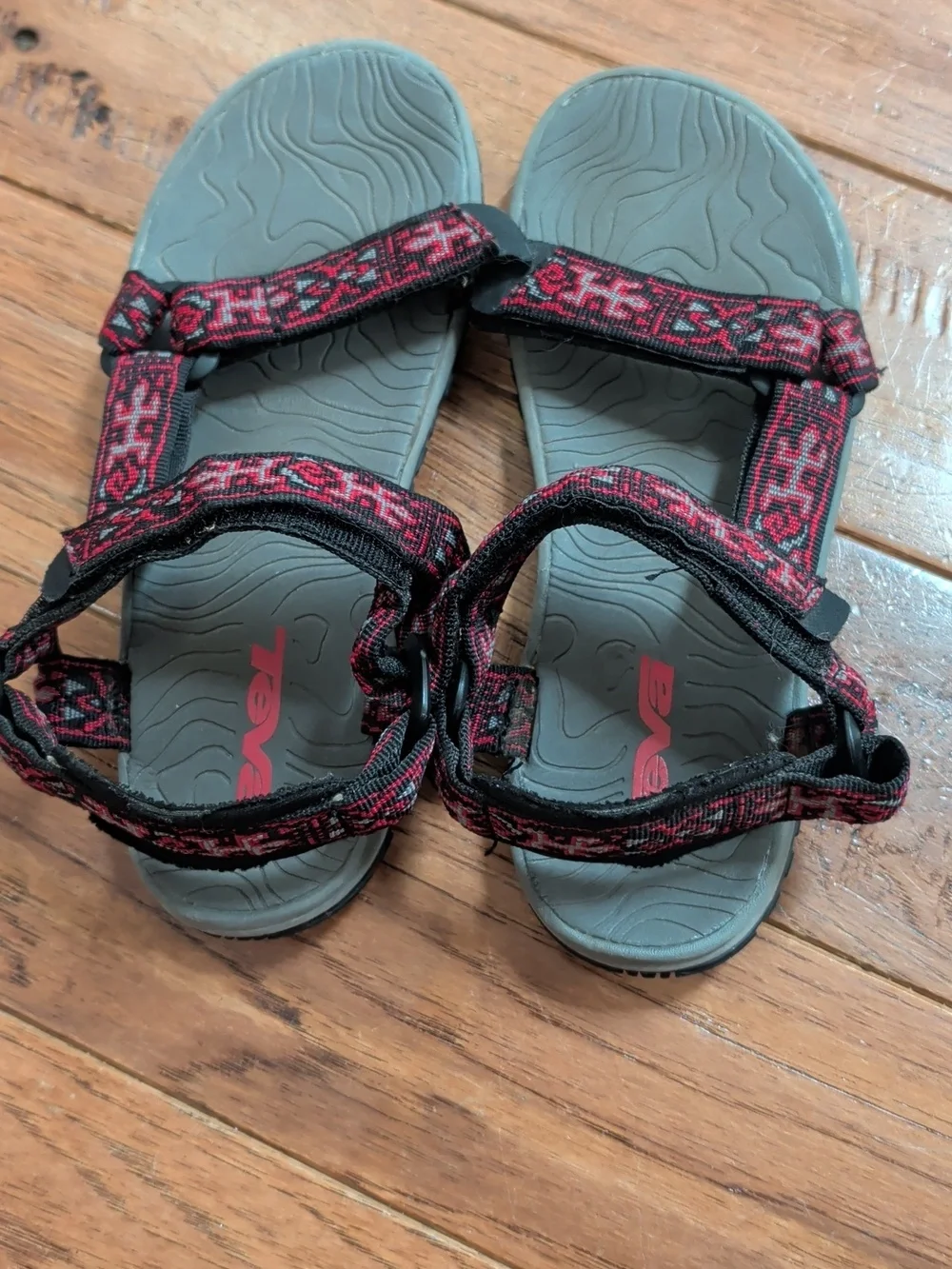 Teva Hurricane 3 Putian Red Patterned Strappy Hiking Sandals